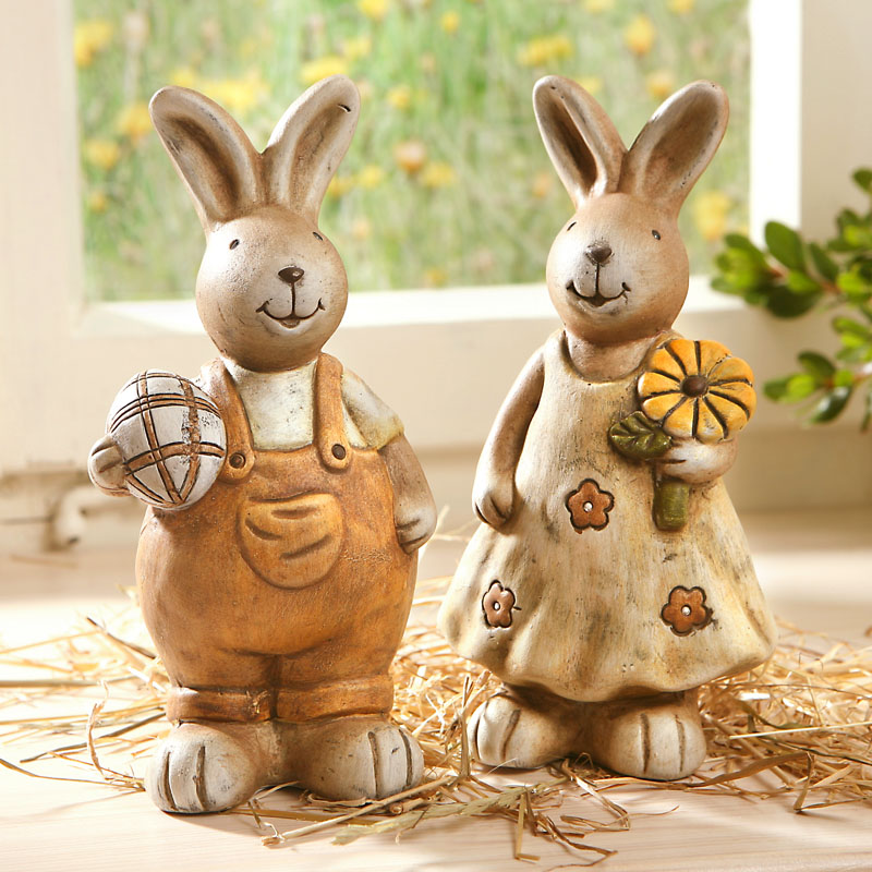 Зайчик из глины. Пасхальный заяц из глины. Керамическая игрушка заяц. Статуэтки пасхальные зайцы. Заяц из керамики.